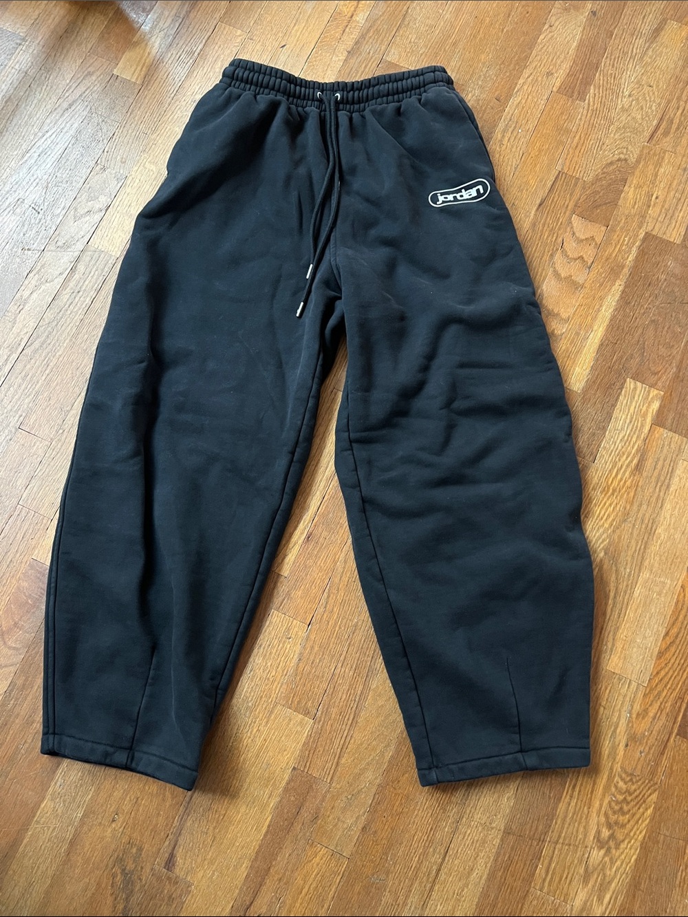 Jordan Women’s Black Fleece Sweatpants with Logo - s